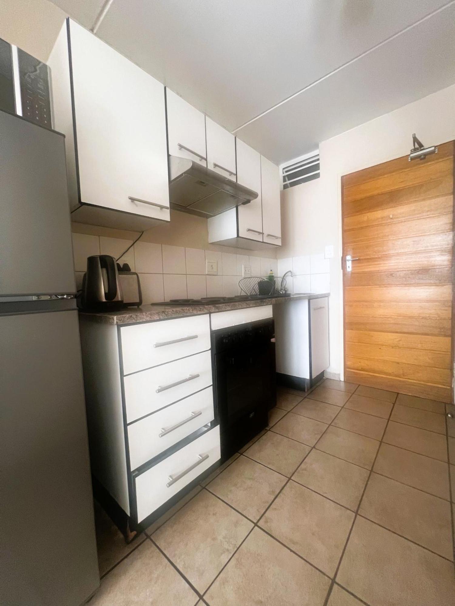 Smart And Cozy Studio With Netflix And Showmax Pretoria Exterior photo